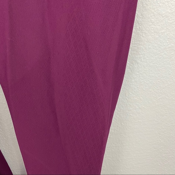 Lululemon • Mapped Out Tight - Picture 3 of 8